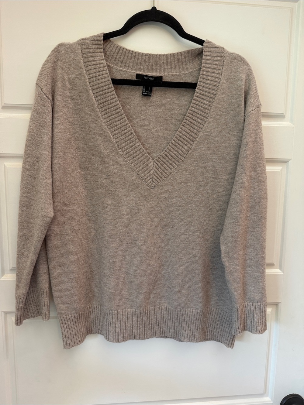 Forever 21 Light Taupe V-Neck Knit Sweater